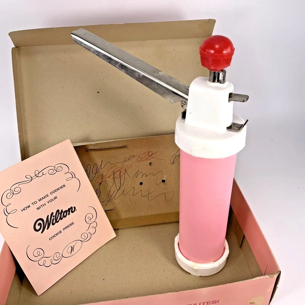 Vintage Wilton Sugar Plum Cookie Press Pink White 12 Disc 3 Cones‎ NEW-UNUSED